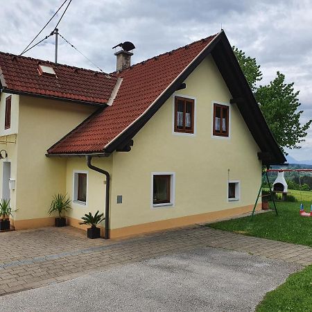 Charmantes Ferienhaus In Bester Lage Keutschach am See Esterno foto
