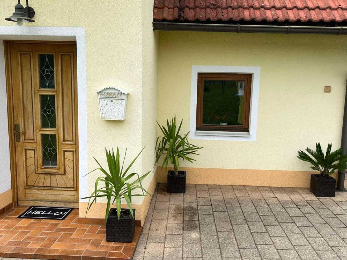 Charmantes Ferienhaus In Bester Lage Keutschach am See Esterno foto