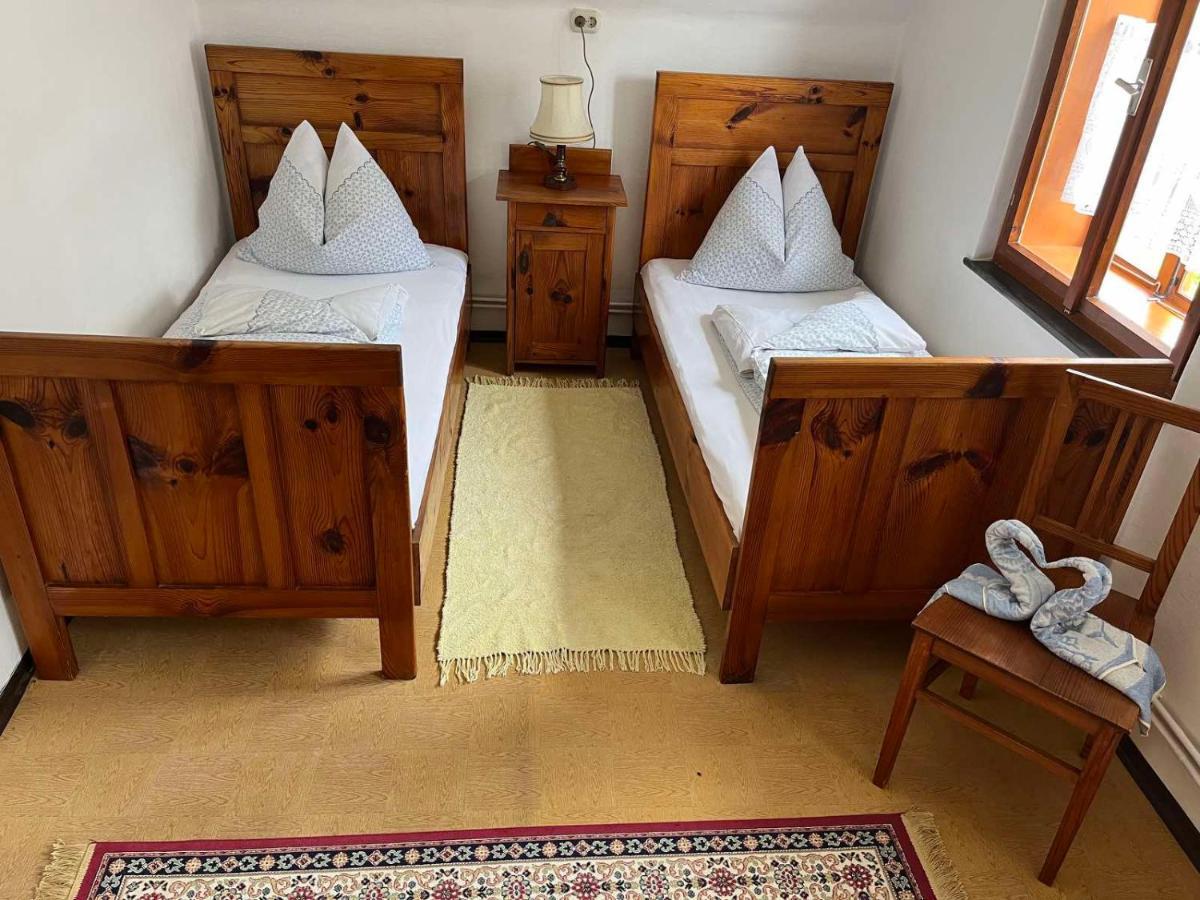 Charmantes Ferienhaus In Bester Lage Keutschach am See Esterno foto
