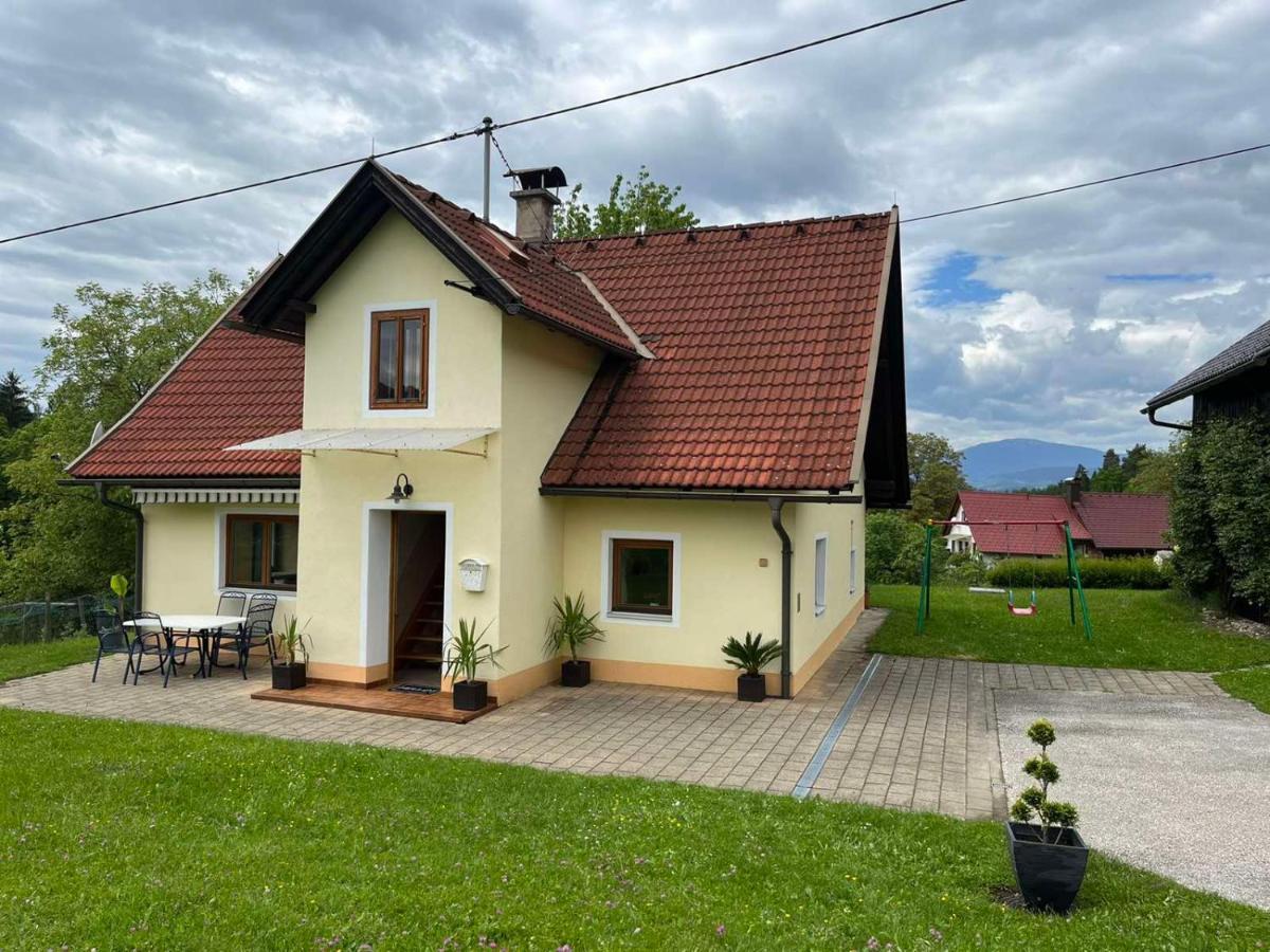 Charmantes Ferienhaus In Bester Lage Keutschach am See Esterno foto